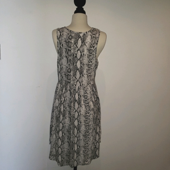 Dress - Picture 1 of 5